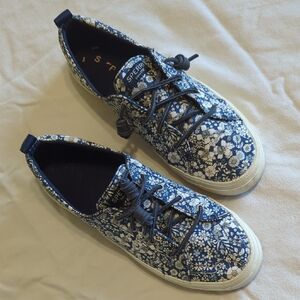 Sperry Canvas Sneakers Size 8